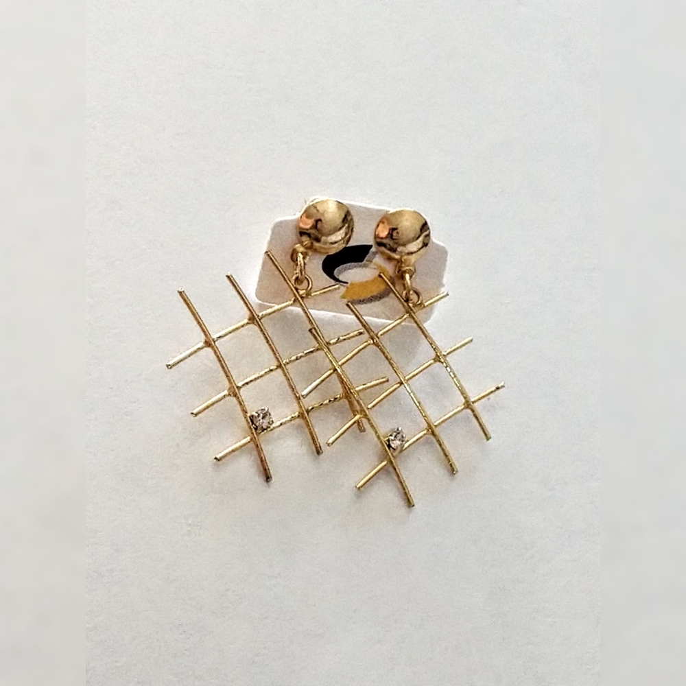 NEW Delicate Gold Plated Earrings